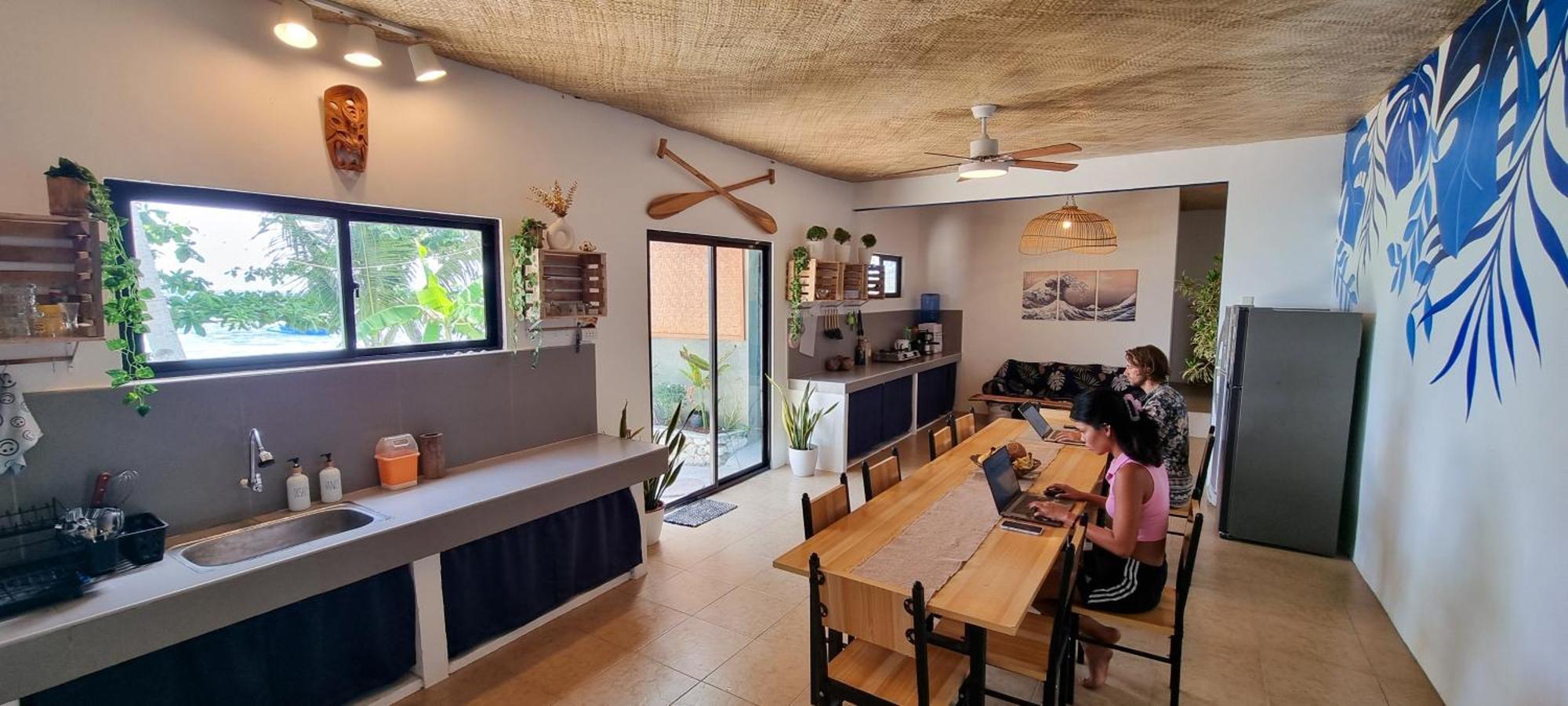 Ostello Blue House Backpackers Siquijor San Juan  Esterno foto