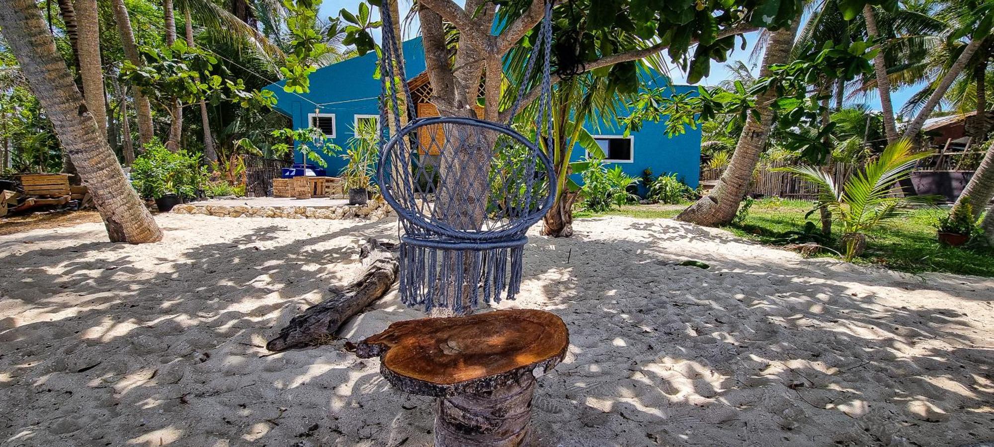 Ostello Blue House Backpackers Siquijor San Juan  Esterno foto