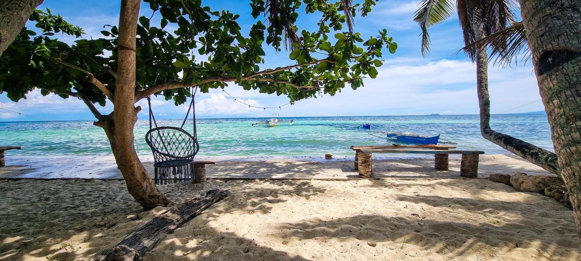 Ostello Blue House Backpackers Siquijor San Juan  Esterno foto